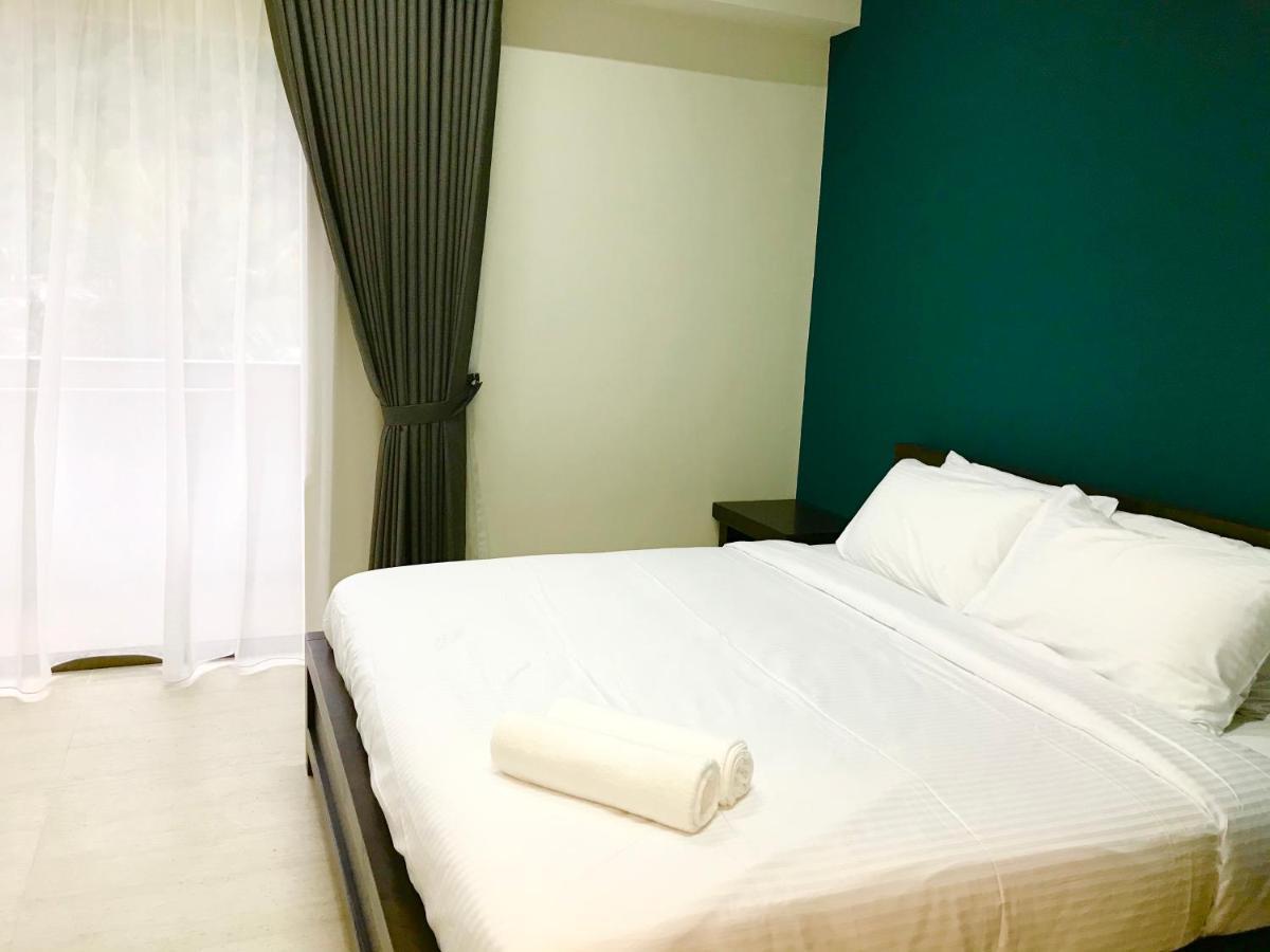 By The Beach - Luxury 2 Bedrooms Family Suite Batu Ferringhi Kültér fotó